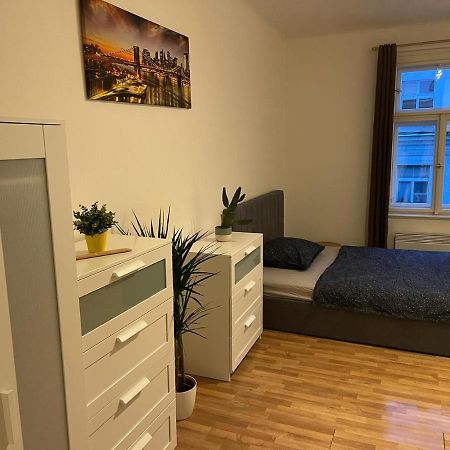 Sunlit Apartment Close To City Center Prague Ngoại thất bức ảnh